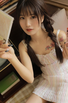 老中医吮她的花蒂和奶水视频播放